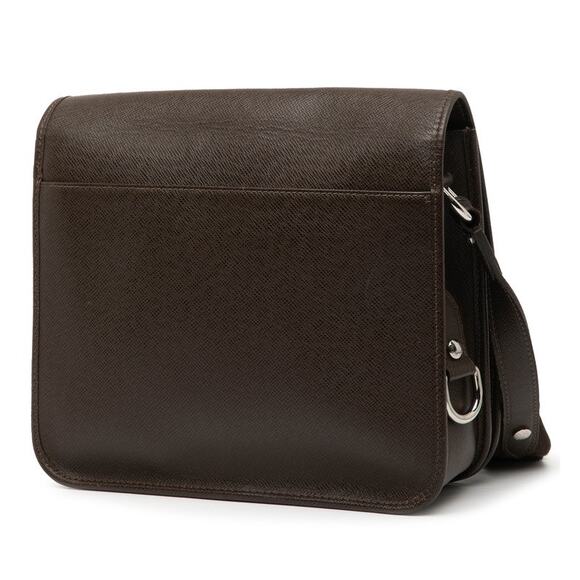 Louis Vuitton Taiga Andrei Crossbody Bag M32488 - Picture 2 of 6